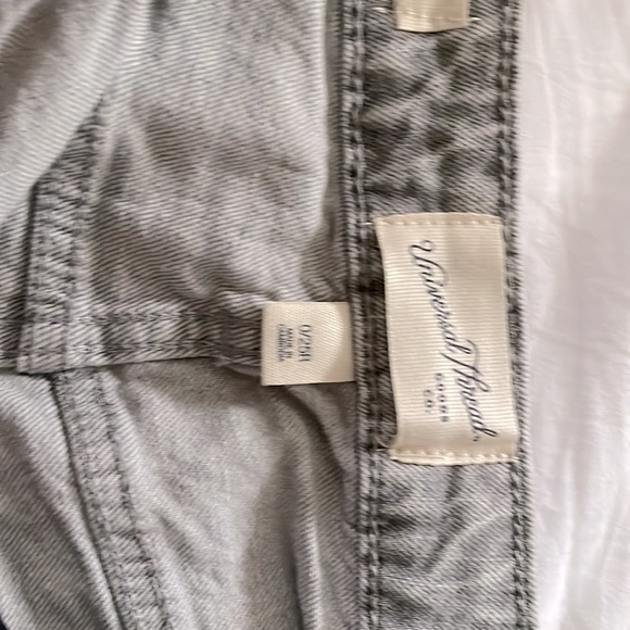 gray wash jean shorts - Picture 2 of 3